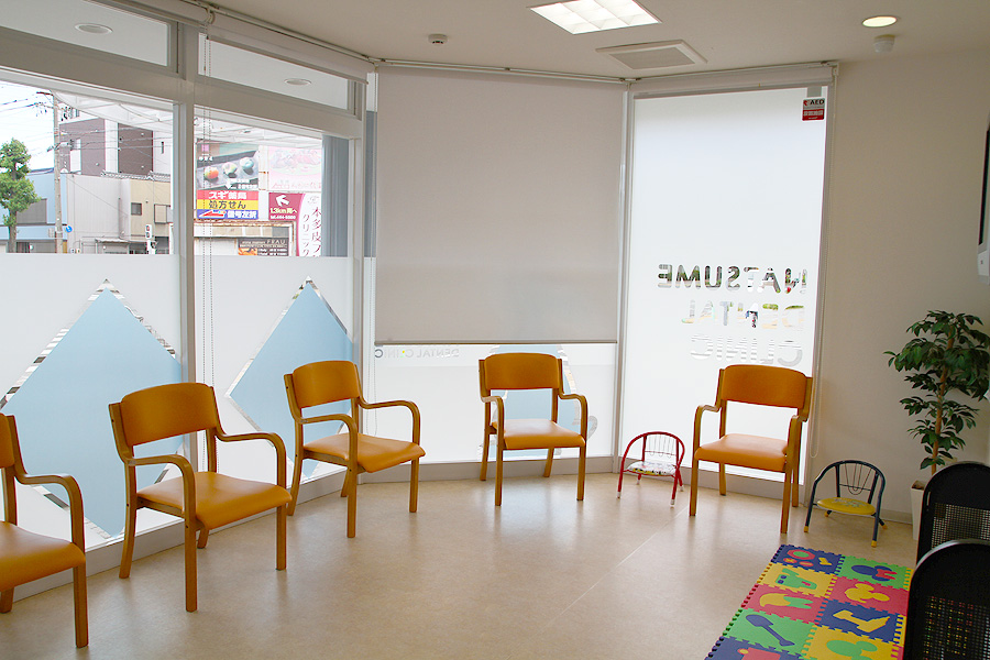 なつめ歯科の待合室